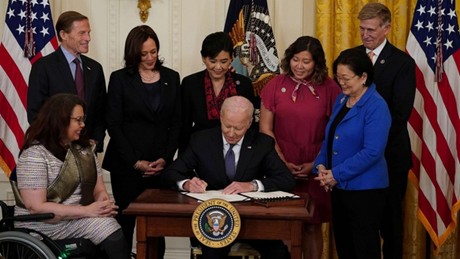 Việt Nam hoan nghênh Tổng thống Joe Biden ký ban hành luật chống thù hận người gốc Á