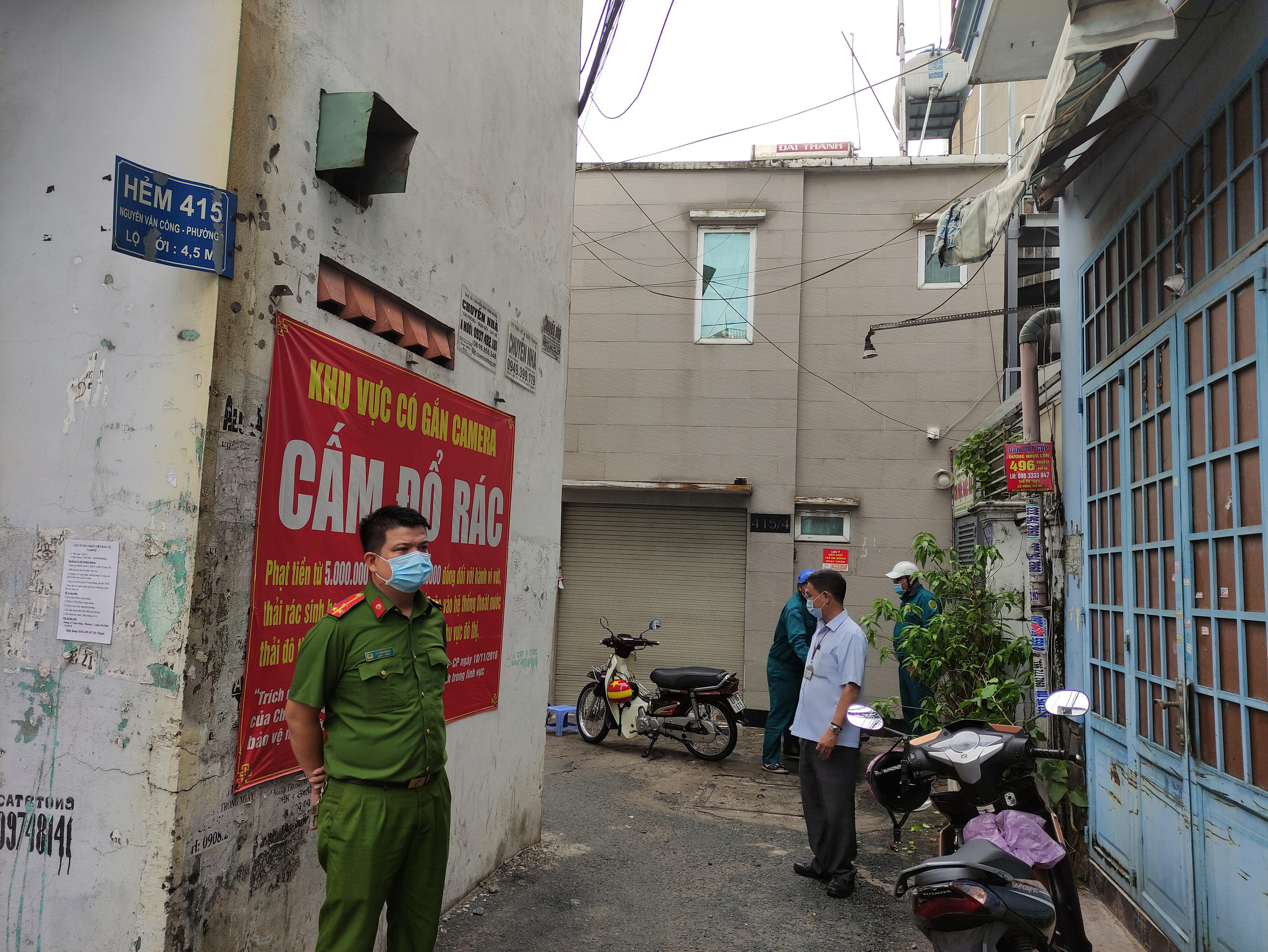 TP HCM: Khoanh v&ugrave;ng 3 con hẻm ở quận G&ograve; Vấp, li&ecirc;n quan ch&ugrave;m ca nghi mắc Covid-19 - Ảnh 3.