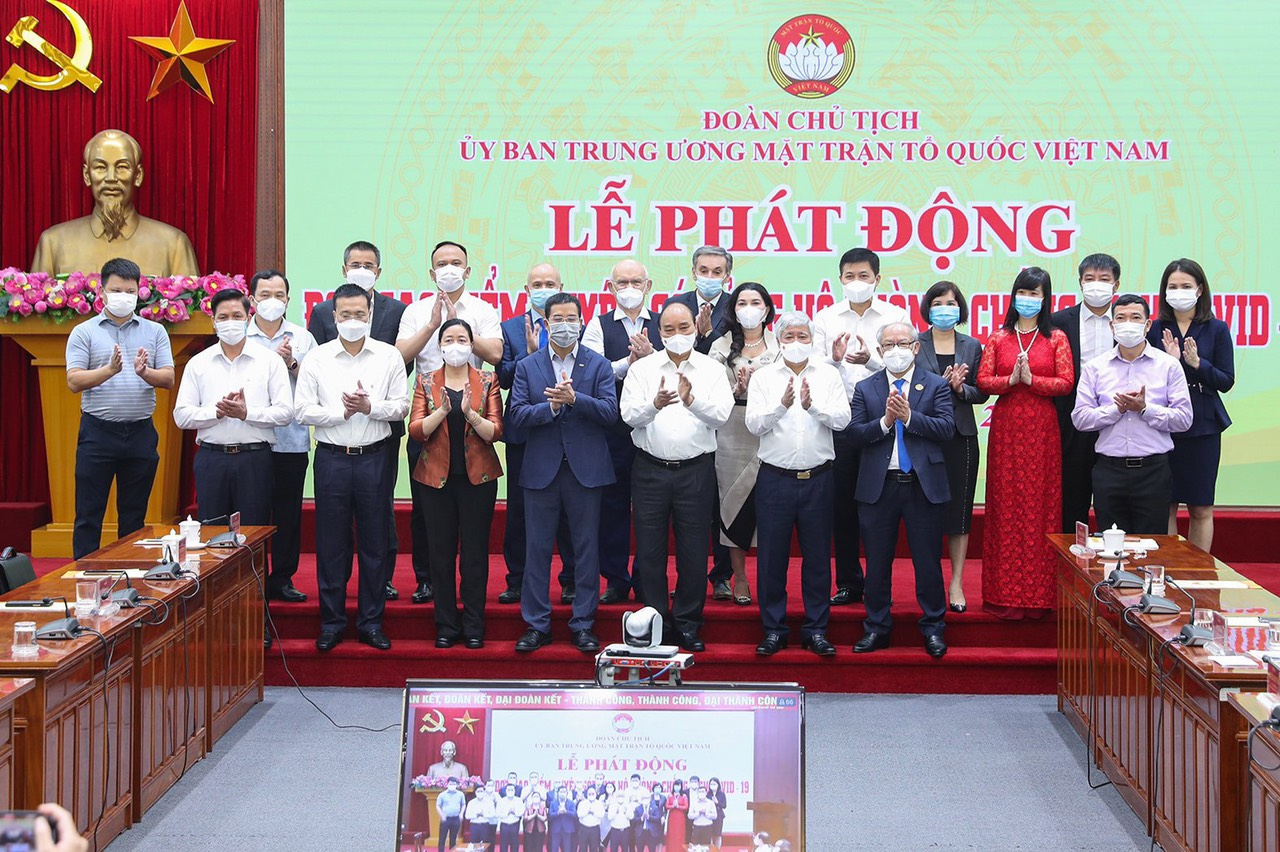Tập đoàn Địa ốc Kim Oanh ủng hộ 7 tỉ đồng mua vắc-xin phòng, chống Covid-19 - Ảnh 1.