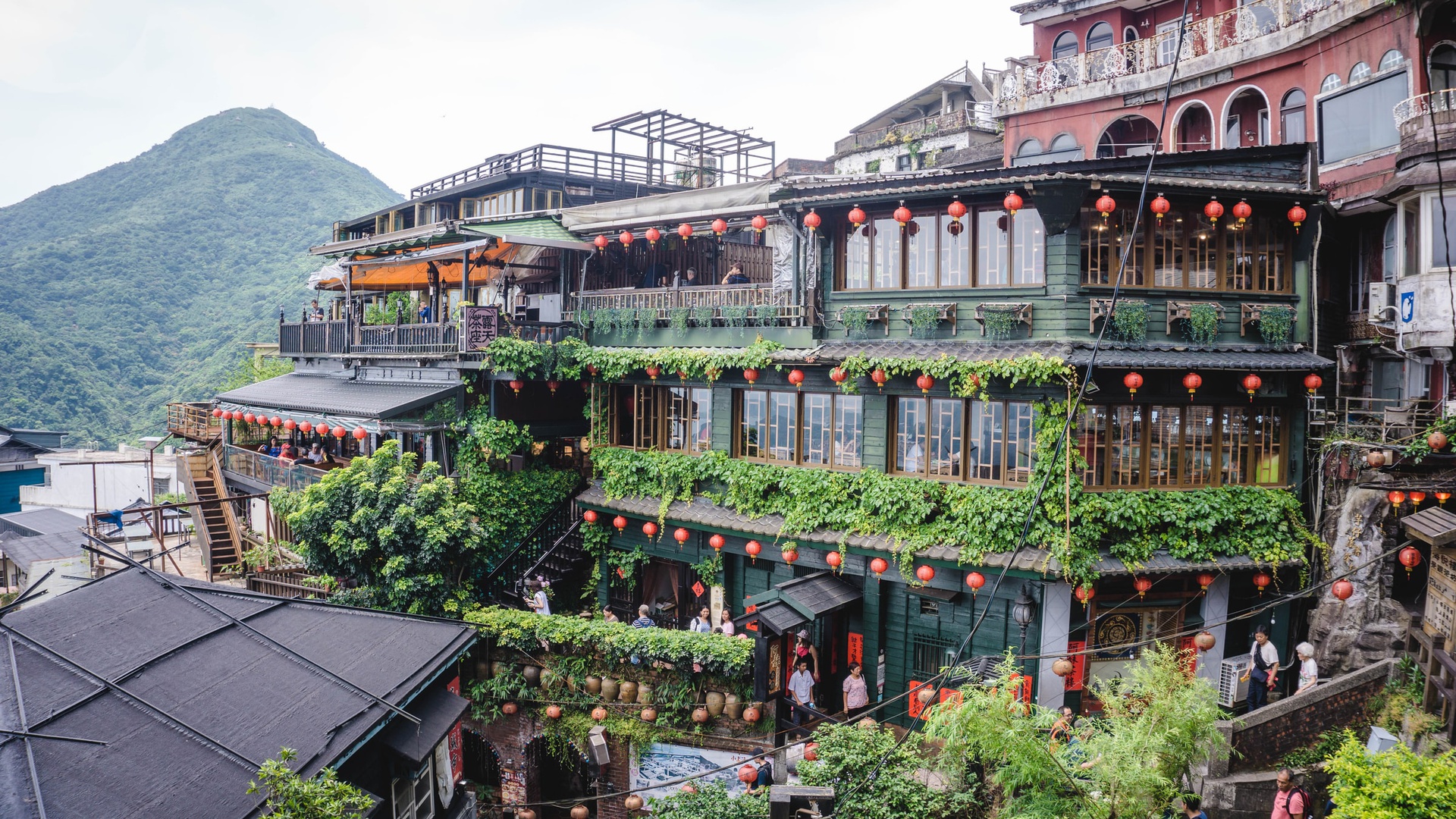Việt Nam vào top 10 nơi đáng sống nhất cho người nước ngoài