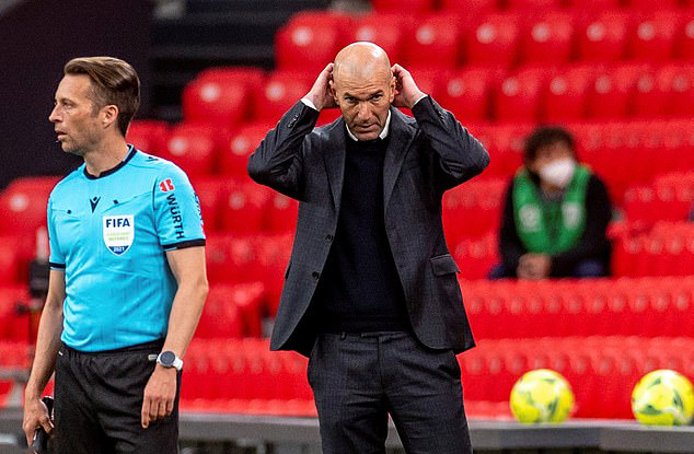Zinedine Zidane từ chức, ghế nóng Real Madrid rung lắc dữ dội