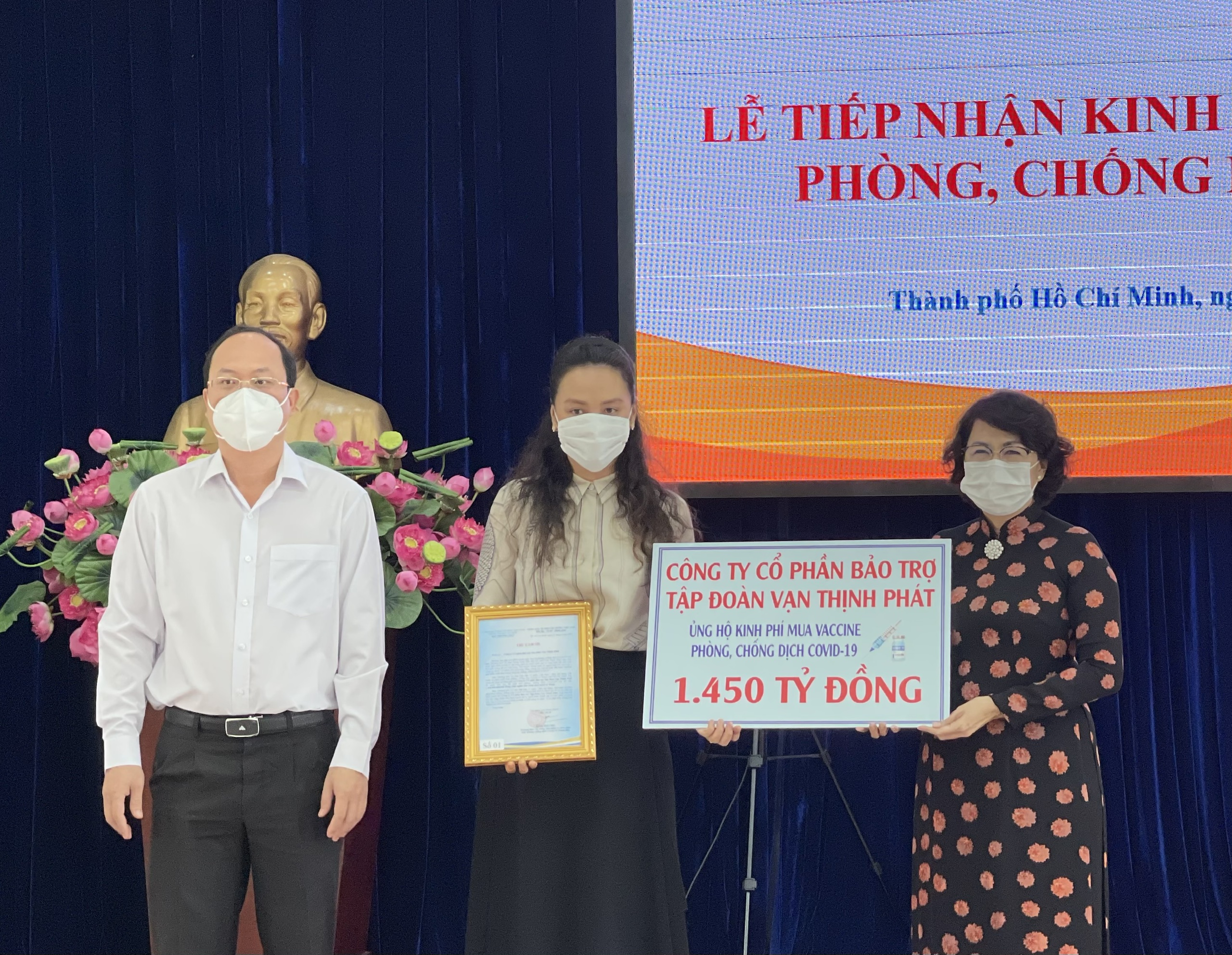 TP HCM: Tiếp nhận hơn 2.077 tỉ đồng ủng hộ mua vắc-xin phòng, chống Covid-19