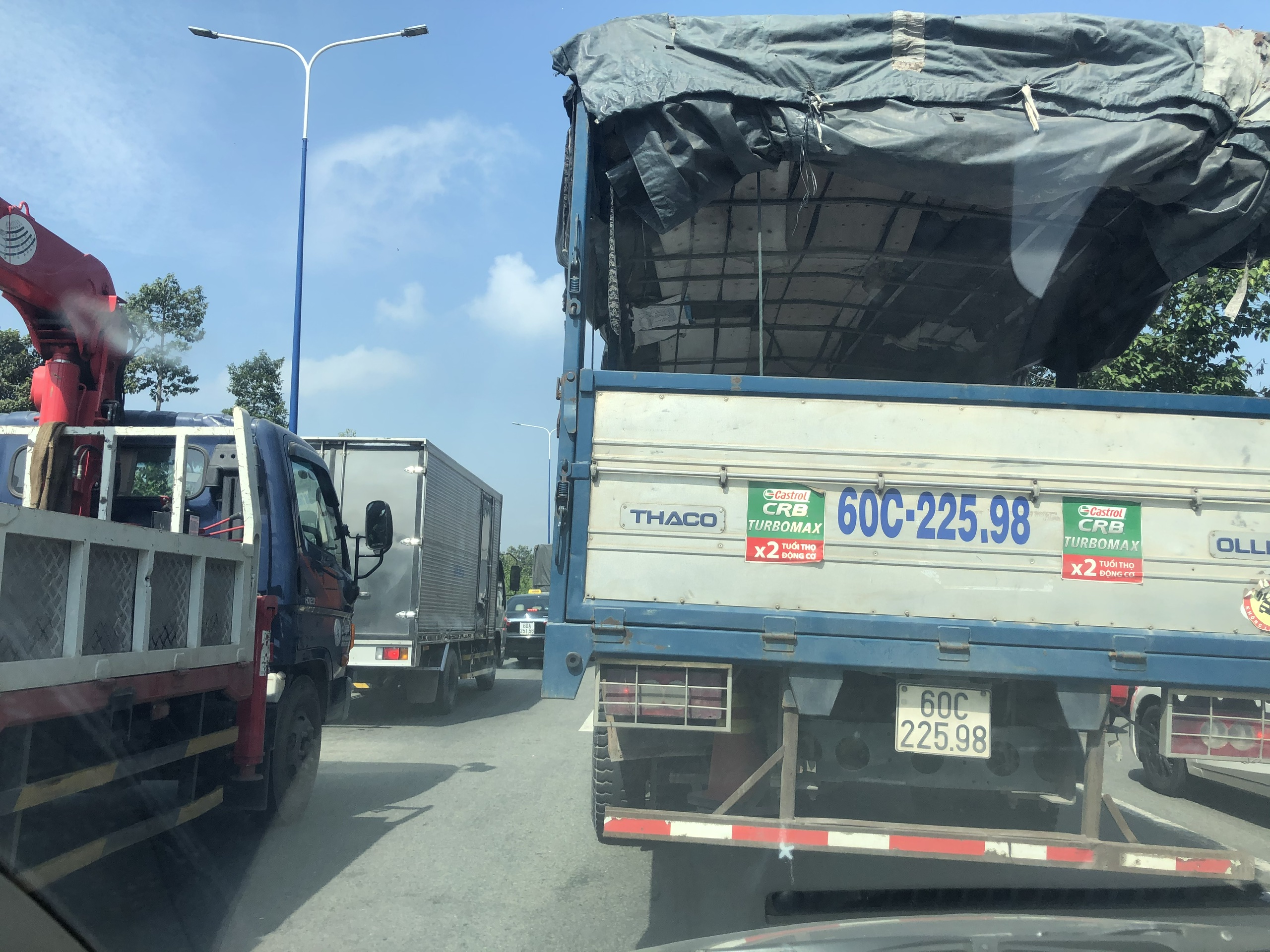 Bình Dương: Cấm phương tiện tải trọng nặng lưu thông trên một số tuyến đường - Ảnh 2.