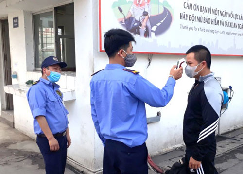 Vừa phòng dịch vừa giữ việc làm cho công nhân - Ảnh 1.