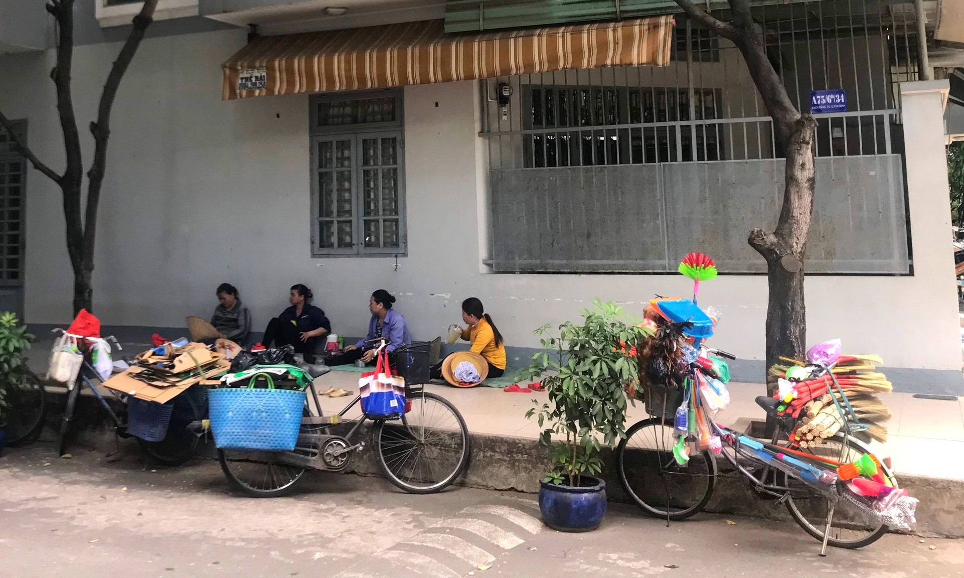 Phố thị níu chân người