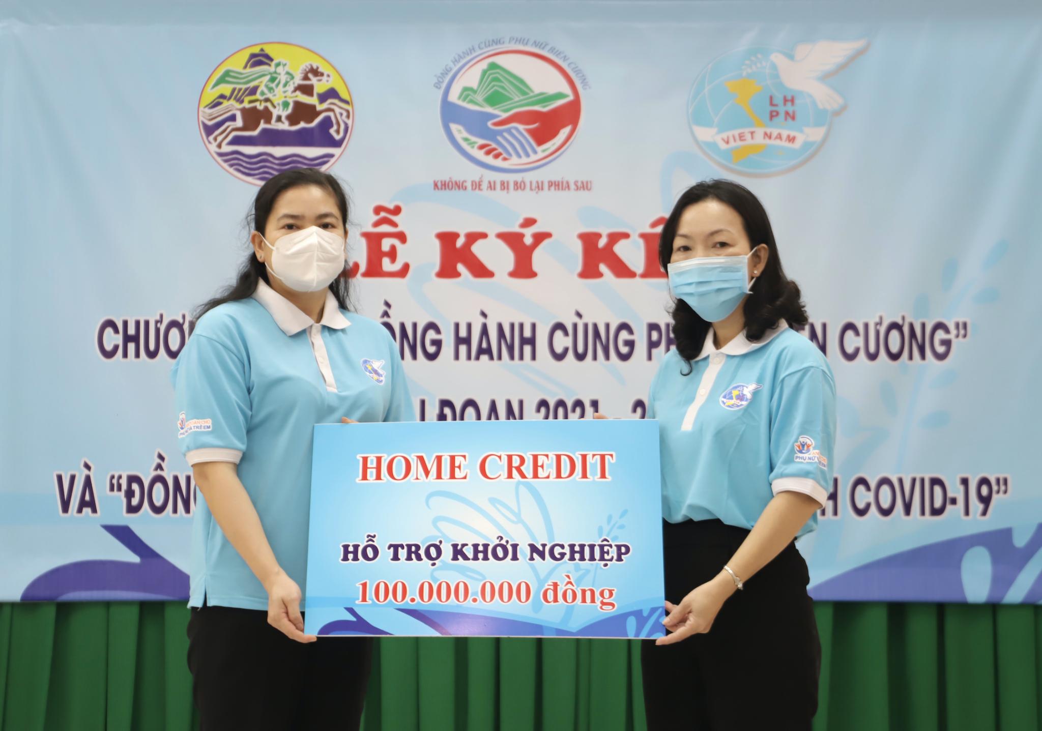 Home Credit Việt Nam trao vốn hỗ trợ khởi nghiệp cho phụ nữ tại Đồng Tháp