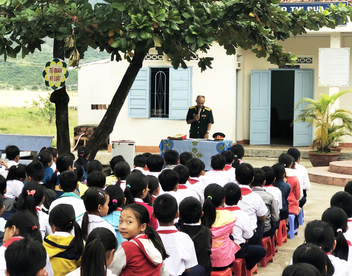 Tuổi cao, nhiệt huyết c&agrave;ng cao - Ảnh 1.