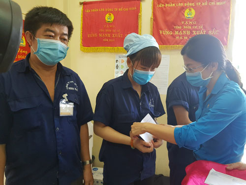 Phối hợp chăm lo cho đoàn viên khó khăn