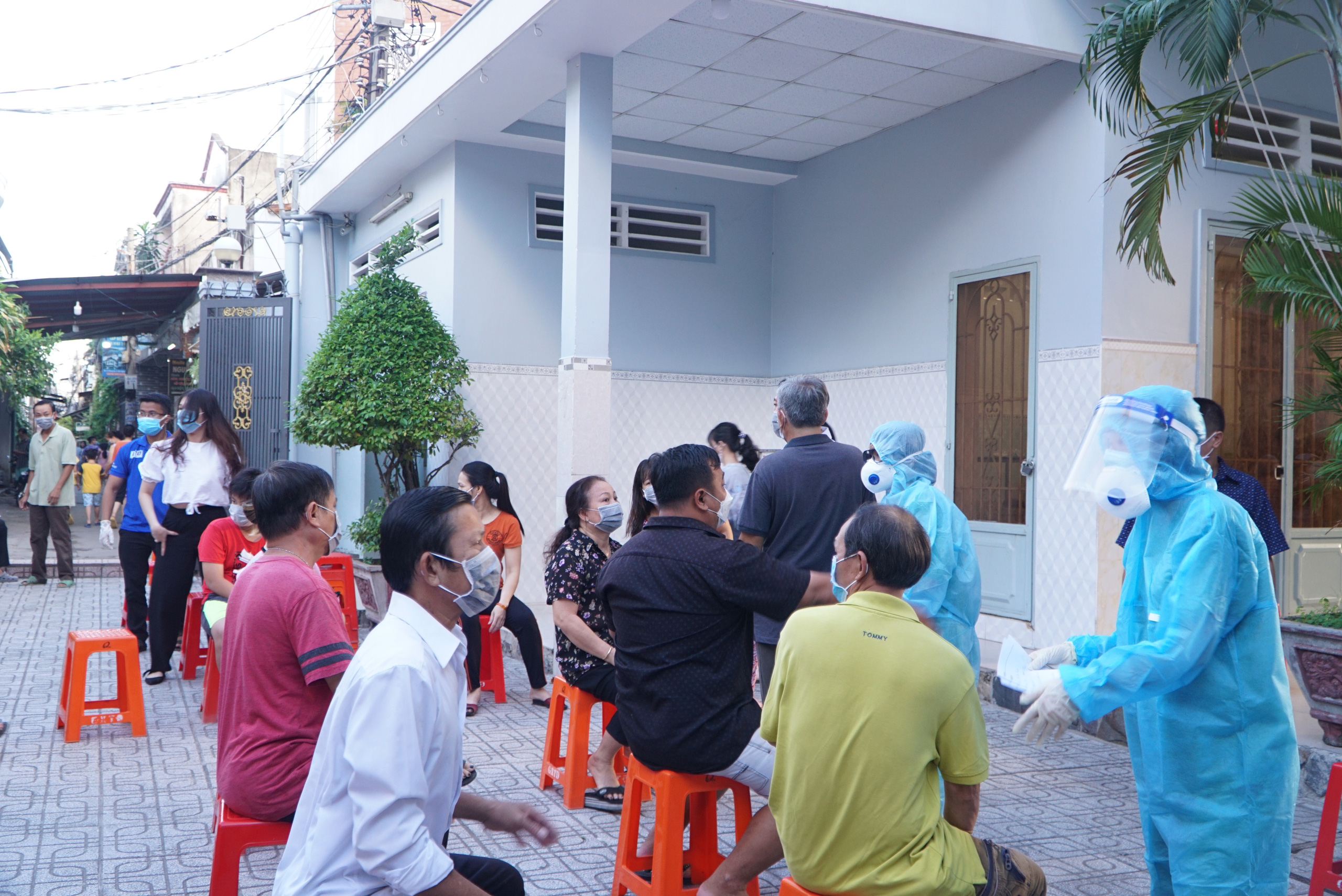 Hà Nội đề xuất tiêm vắc-xin dịch vụ để phòng chống dịch Covid-19