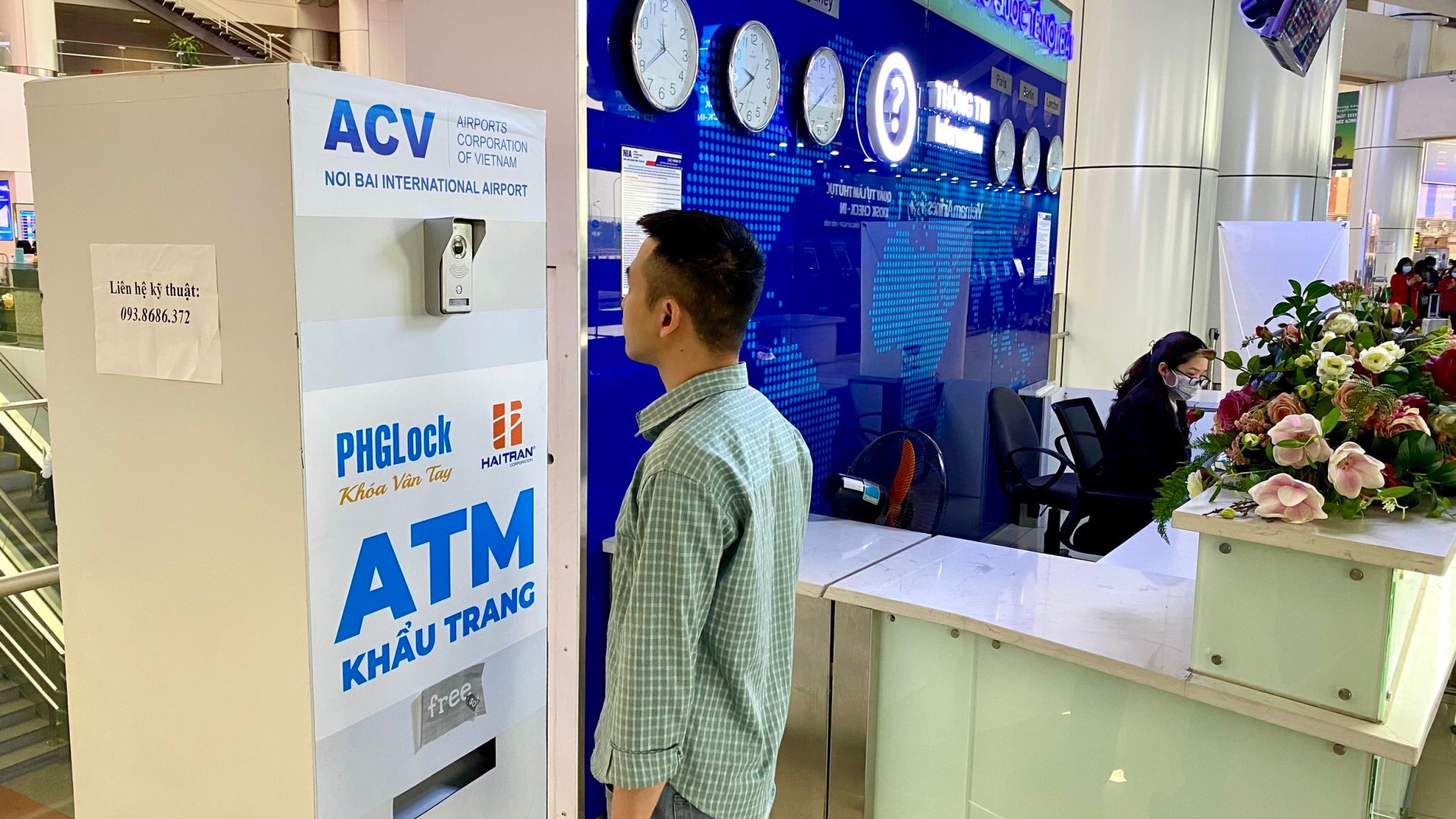S&acirc;n bay Nội B&agrave;i l&ecirc;n tiếng vụ dung dịch rửa tay s&aacute;t khuẩn l&agrave; nước l&atilde; - Ảnh 4.