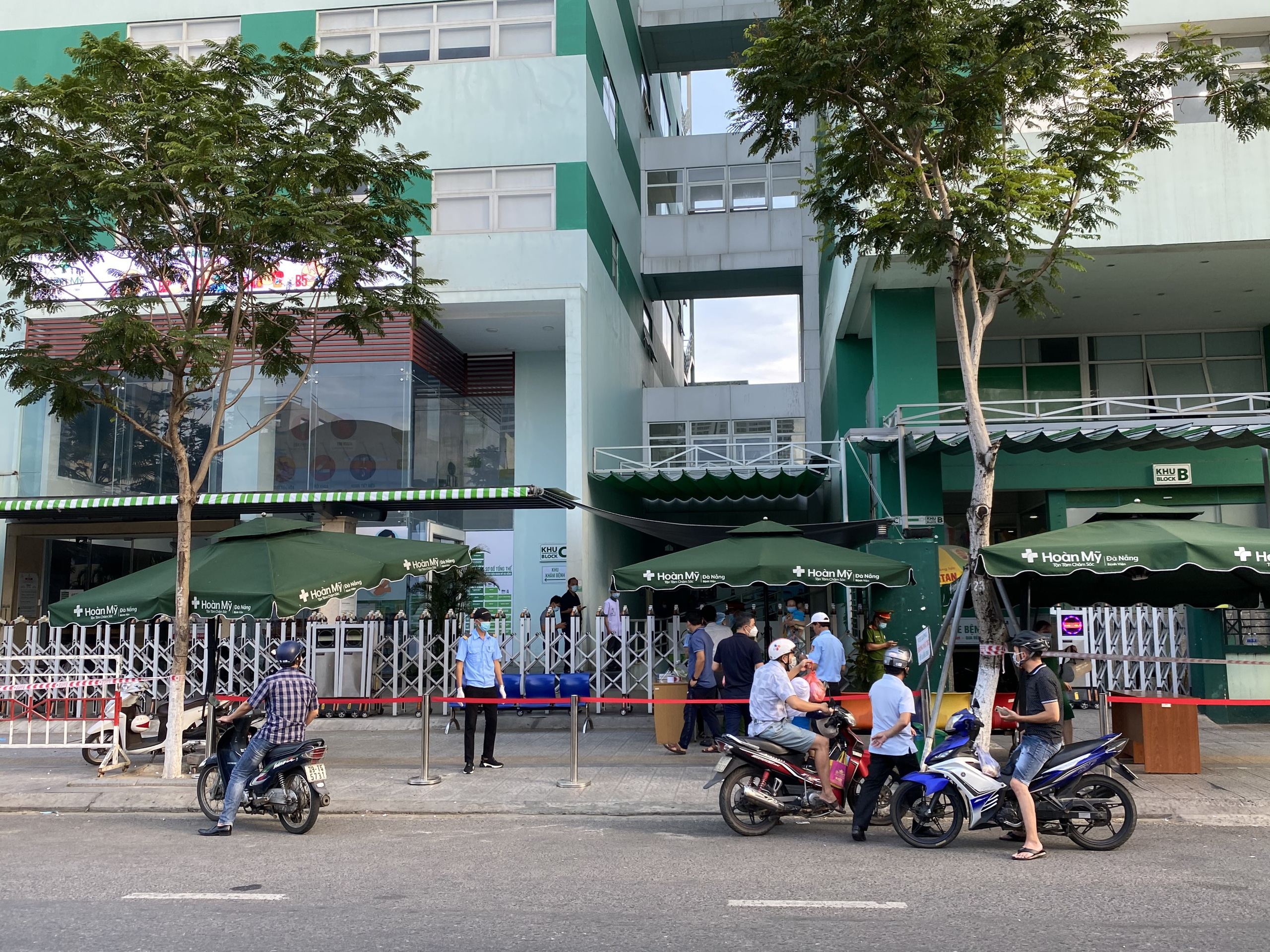 Đà Nẵng có ca dương tính với SARS-CoV-2 trong cộng đồng, cử công an giám sát Bệnh viện Hoàn Mỹ