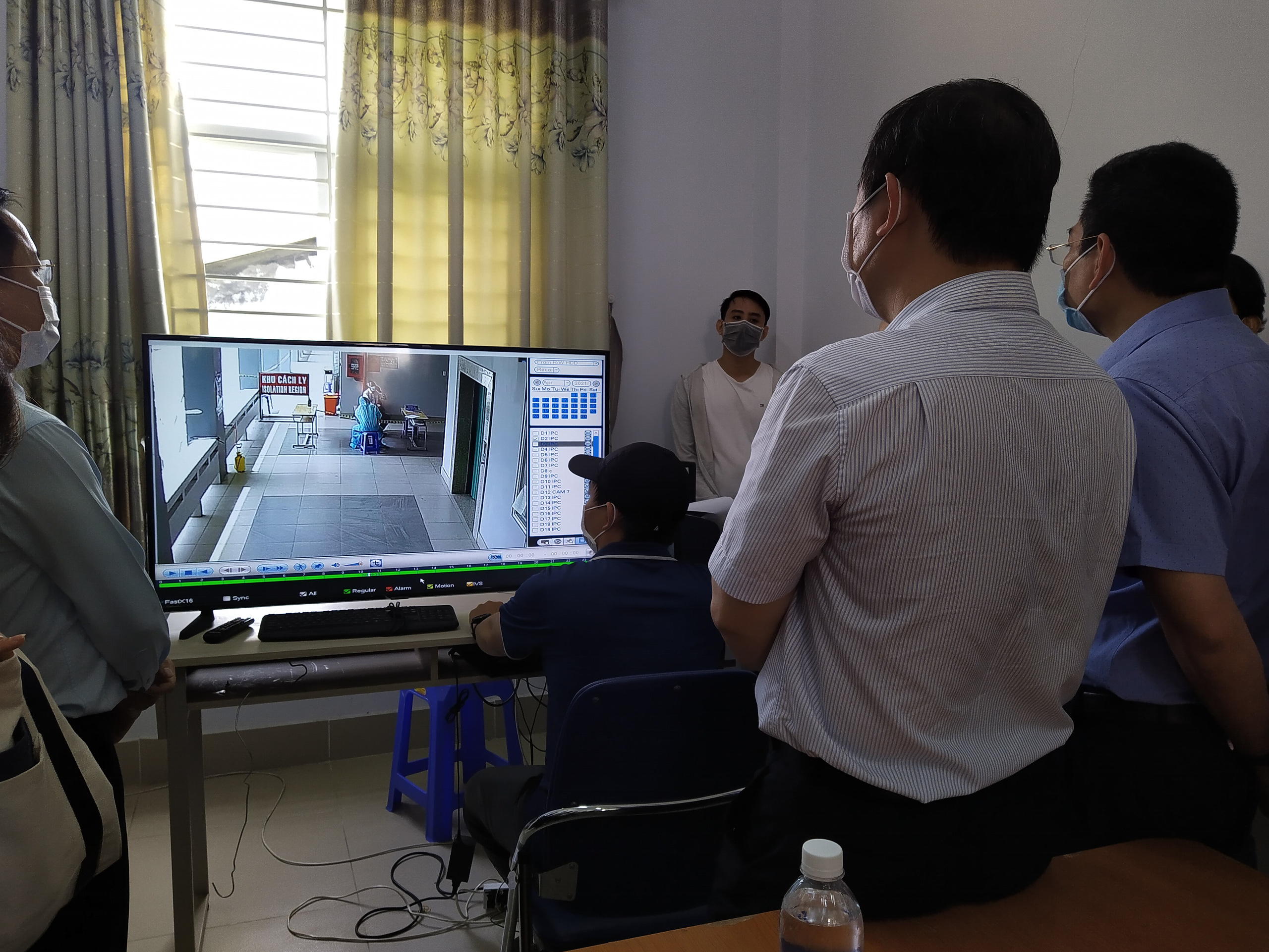 TP HCM: Phát hiện người cách ly vi phạm, đề nghị cấm ra khỏi phòng, tăng cường camera - Ảnh 3.
