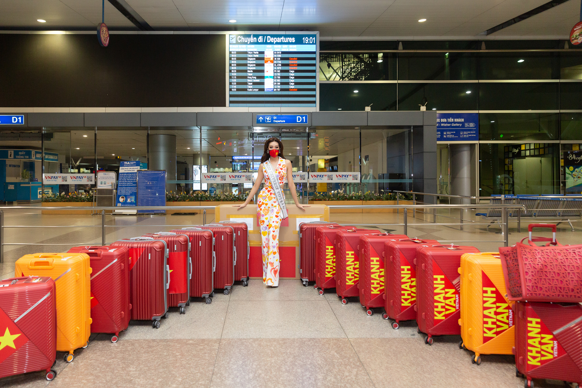 Hoa hậu Khánh Vân lên đường sang Mỹ chinh phục Miss Universe - Ảnh 4.