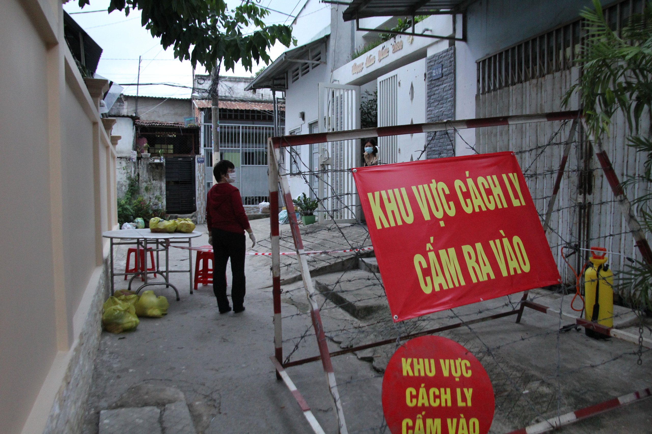 H&igrave;nh ảnh như mơ ở khu phong tỏa thuộc phường Trường Thọ, TP Thủ Đức - Ảnh 3.