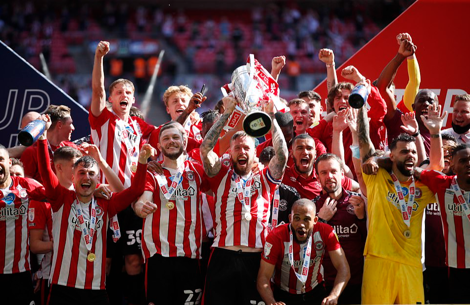 Brentford thắng trận cầu 178 triệu bảng, đoạt v&eacute; dự Ngoại hạng Anh - Ảnh 7.