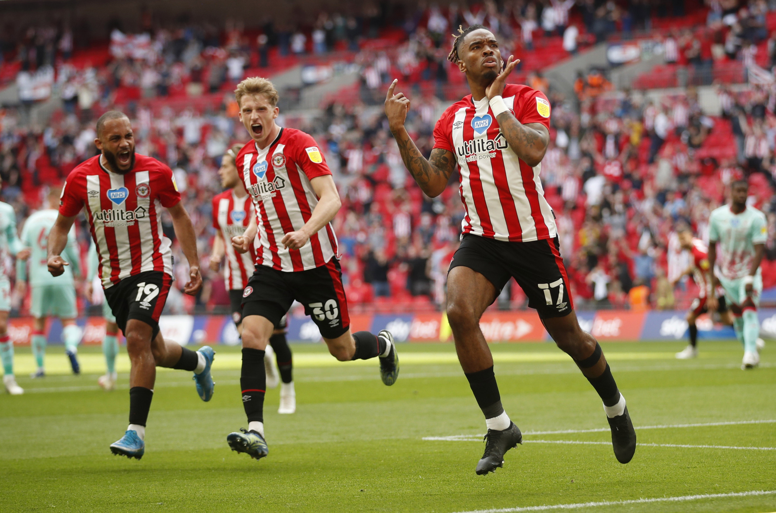 Brentford thắng trận cầu 178 triệu bảng, đoạt v&eacute; dự Ngoại hạng Anh - Ảnh 2.