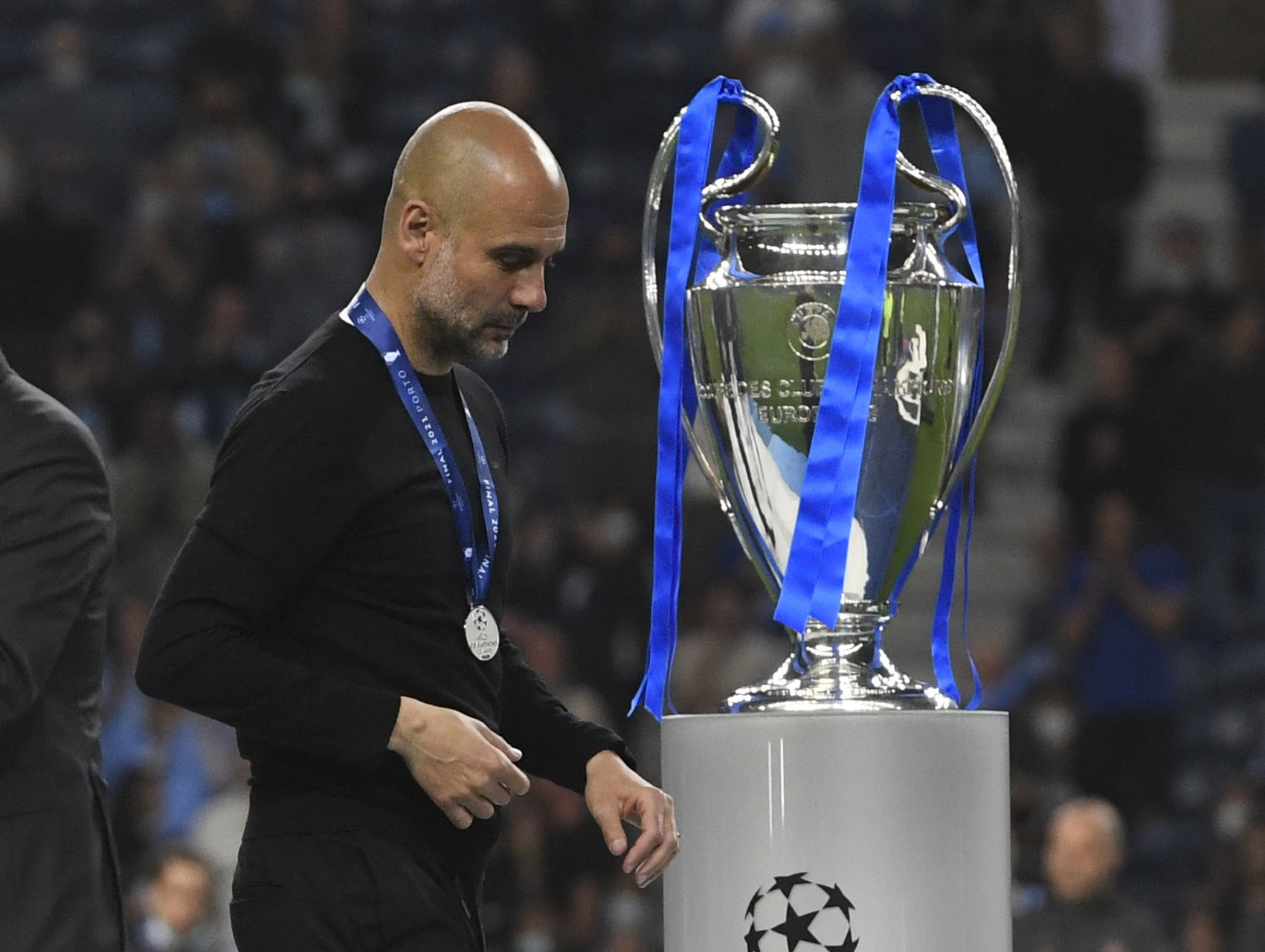Pep Guardiola: Người l&agrave;m thay đổi b&oacute;ng đ&aacute; Anh  - Ảnh 7.
