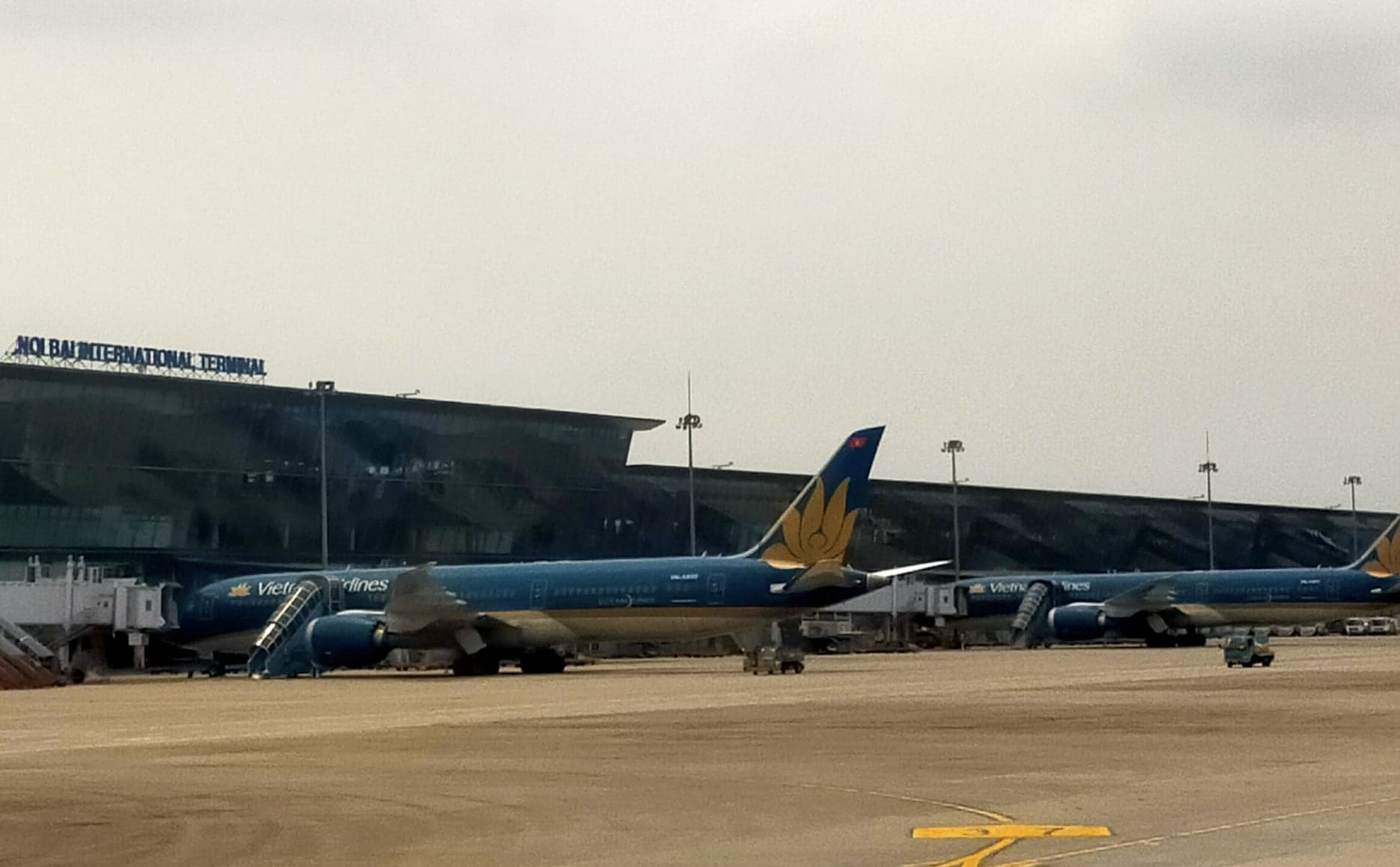 "Ế ẩm" do Covid-19, hàng không tính đỗ máy bay trên cả đường băng