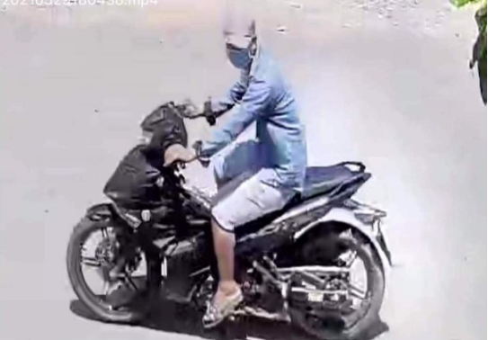 Treo thưởng 5 triệu đồng để tìm tên cướp giả danh công an - Ảnh 1.