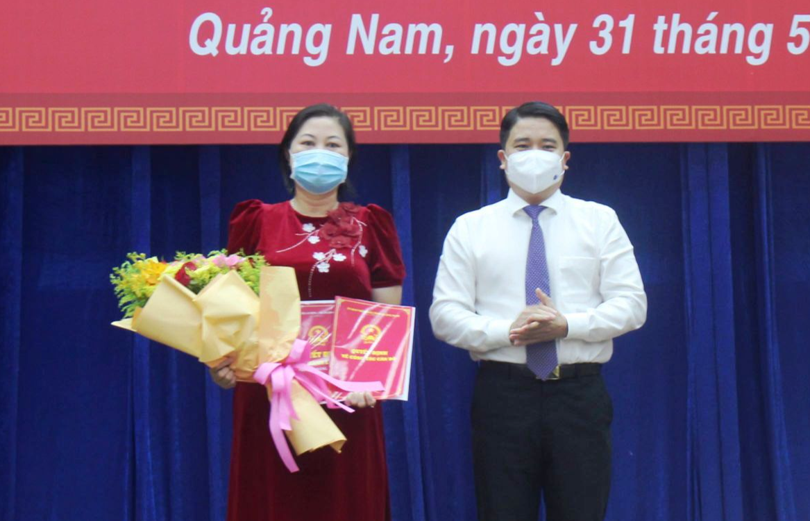 Quảng Nam ra mắt ban gi&aacute;m hiệu si&ecirc;u trường cao đẳng - Ảnh 1.