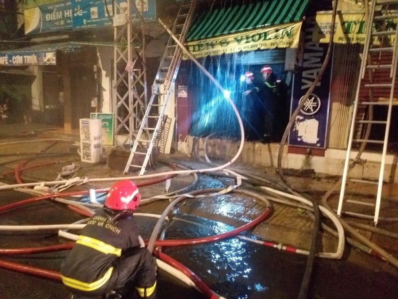 Ch&aacute;y nh&agrave; tr&ecirc;n đường Nguyễn Thiện Thuật, TP HCM: Hai người đ&atilde; tử vong - Ảnh 1.
