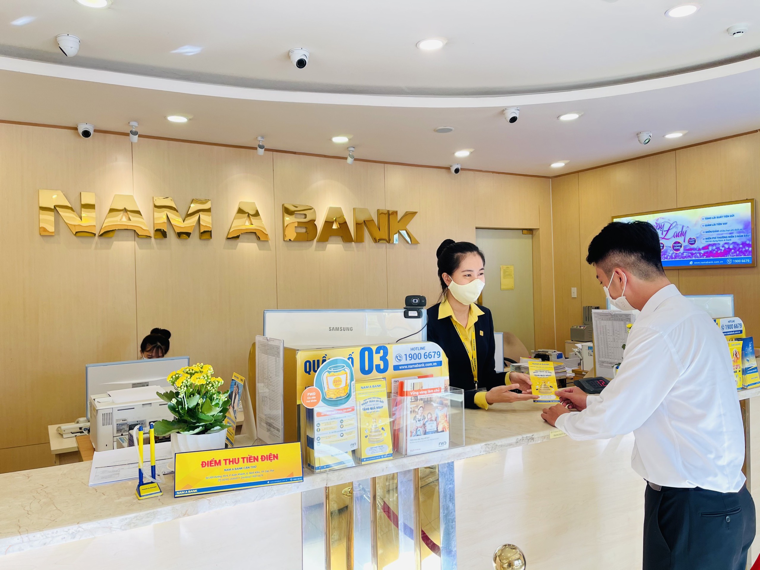 Gửi tiết kiệm nhận ng&agrave;n qu&agrave; tặng hấp dẫn tại cụm Nam A Bank Cần Thơ - Ảnh 2.