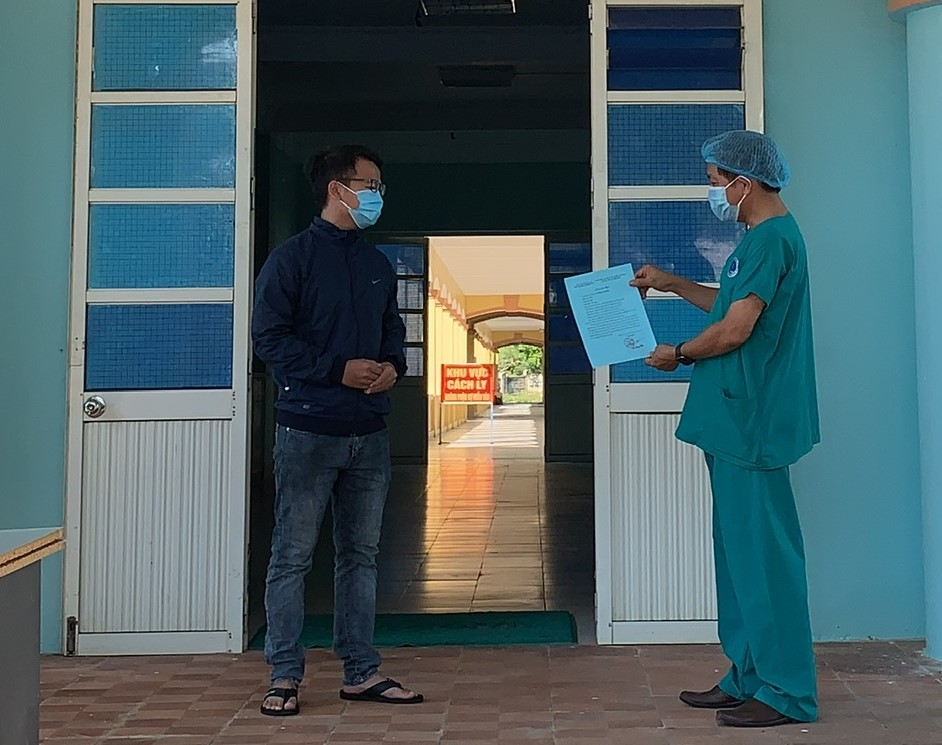 Quảng Ngãi: Bệnh nhân Covid-19 duy nhất được công bố khỏi bệnh - Ảnh 1.