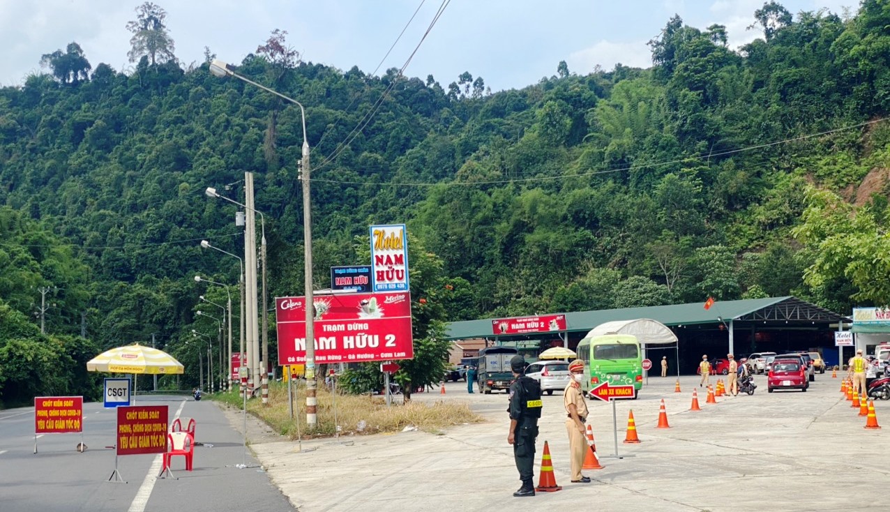 Lâm Đồng mở lại hoạt động xe khách từ TPHCM, nới lỏng quy định cách ly phòng dịch Covid-19
