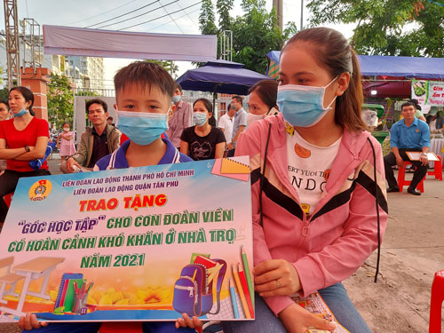 Tháng 5 ấm áp