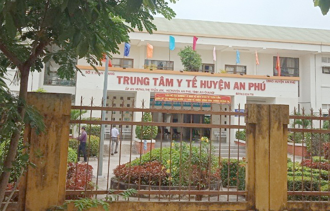 Cách ly vợ chồng bác sĩ về từ Campuchia nghi mắc Covid-19
