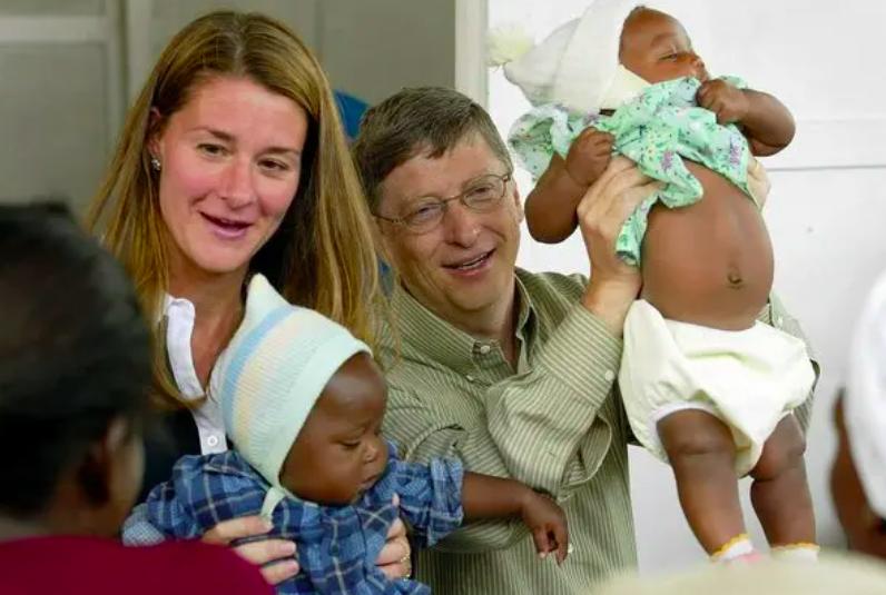 Tỉ ph&uacute; Bill Gates v&agrave; vợ ly h&ocirc;n sau 27 năm chung sống - Ảnh 2.