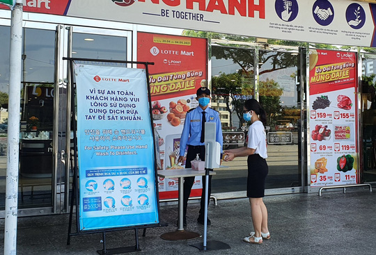 Đà Nẵng, Nha Trang: Siết chặt 5K, phạt người không đeo khẩu trang ở nơi công cộng - Ảnh 1.