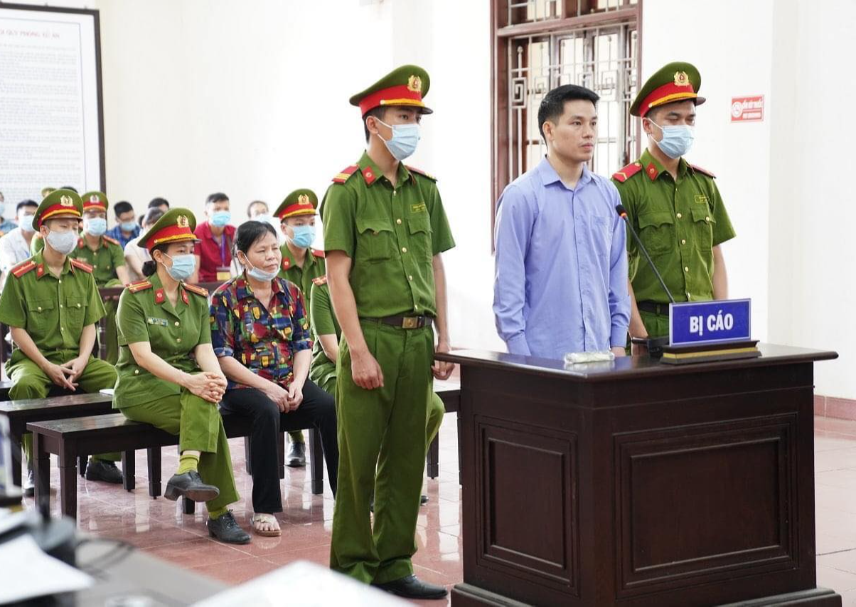 Chống phá nhà nước, 2 mẹ con Cấn Thị Thêu và Trịnh Bá Tư chia nhau 16 năm tù