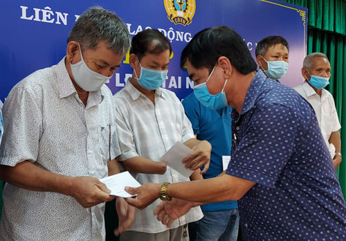 Động viên công nhân bị khuyết tật và tai nạn lao động