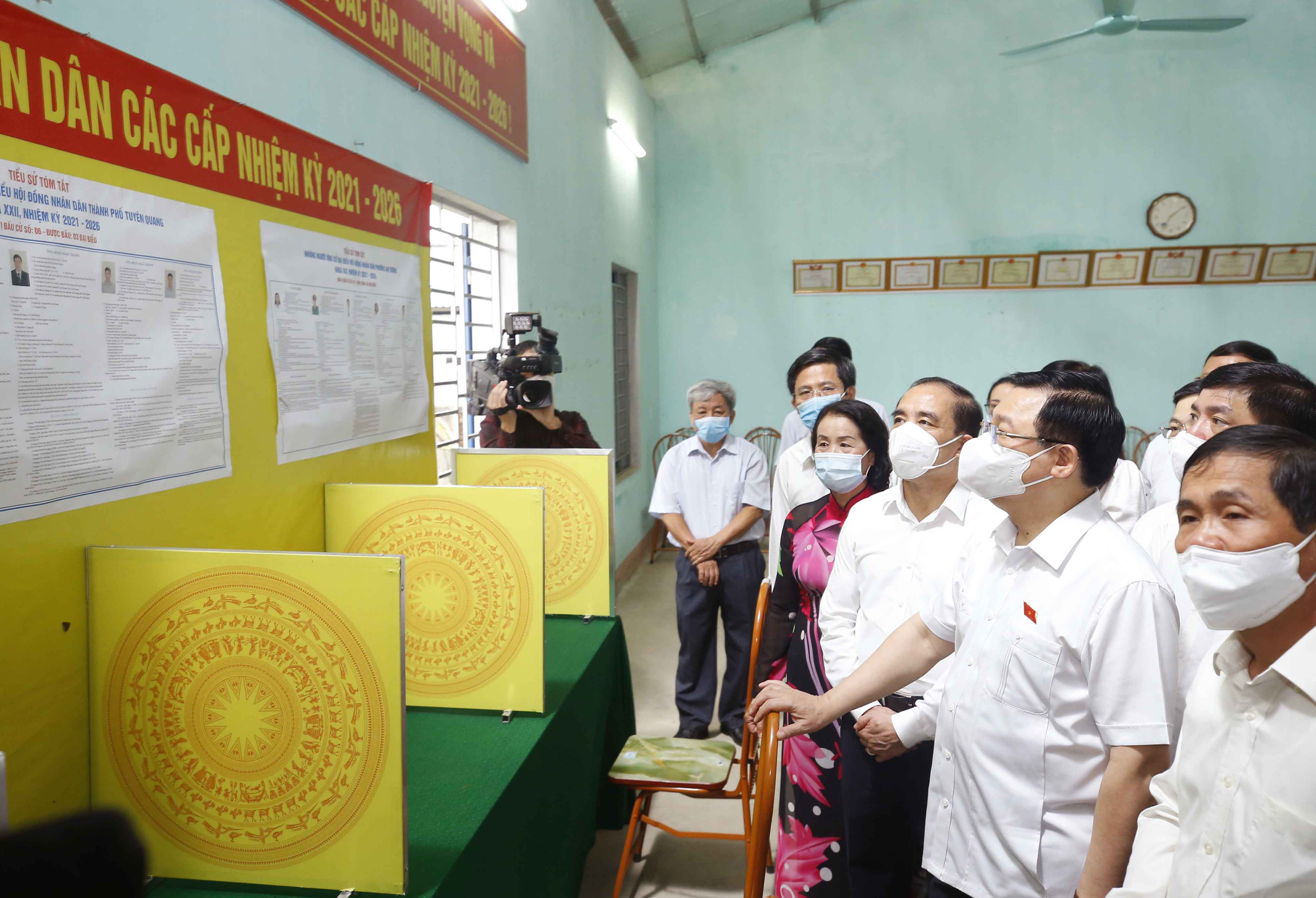 Không để xảy ra lây nhiễm dịch Covid-19 tại các điểm bầu cử