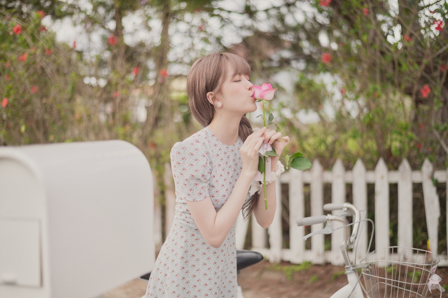 Thiều Bảo Trâm tái xuất với MV đầy biểu cảm "cười ra nước mắt"