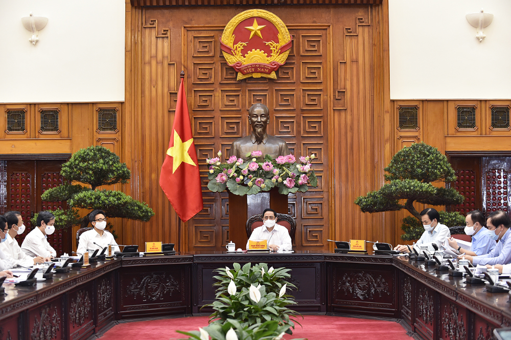 Thủ tướng Phạm Minh Chính yêu cầu hoàn thiện kịch bản chống Covid-19, tổ chức tốt kỳ thi THPT