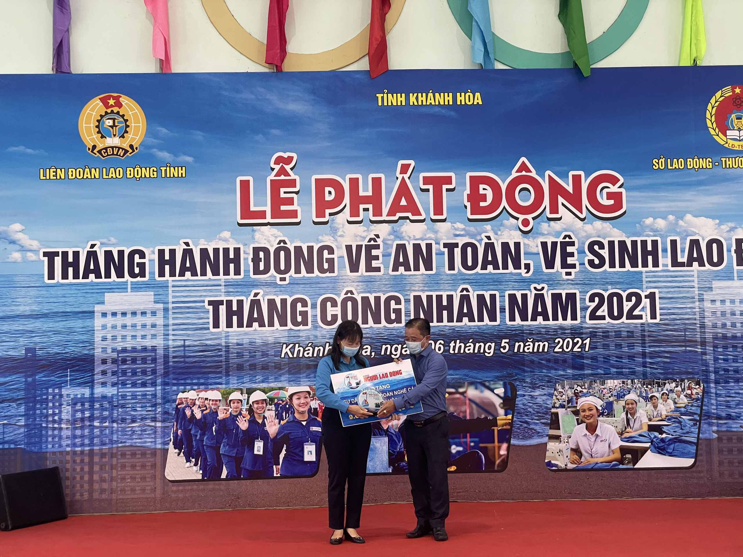 Báo Người Lao Động hỗ trợ công nhân bị tai nạn lao động ở Khánh Hòa - Ảnh 3.