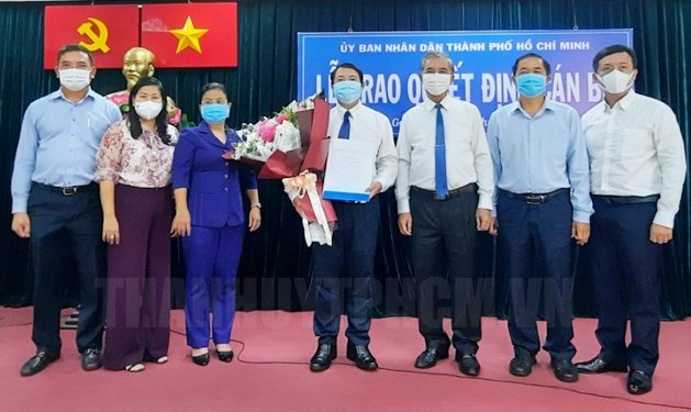 UBND TP HCM vừa trao 2 quyết định nhân sự lãnh đạo
