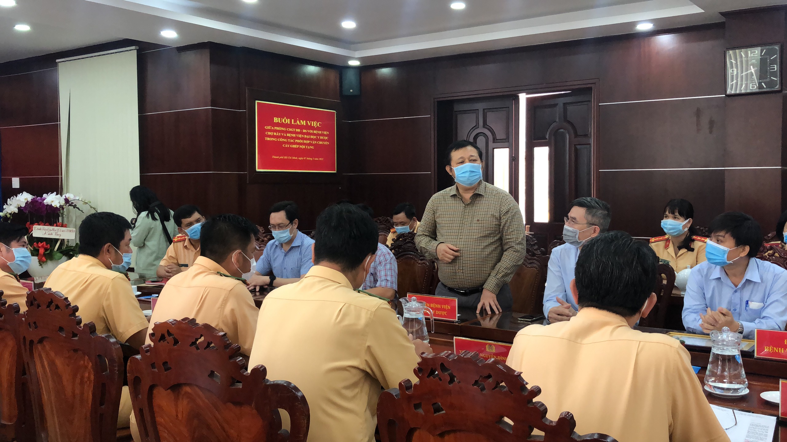 Cảm động CSGT hộ tống đưa quả tim về TP HCM: Nhờ các anh, nhiều cuộc đời đã được cứu! - Ảnh 2.