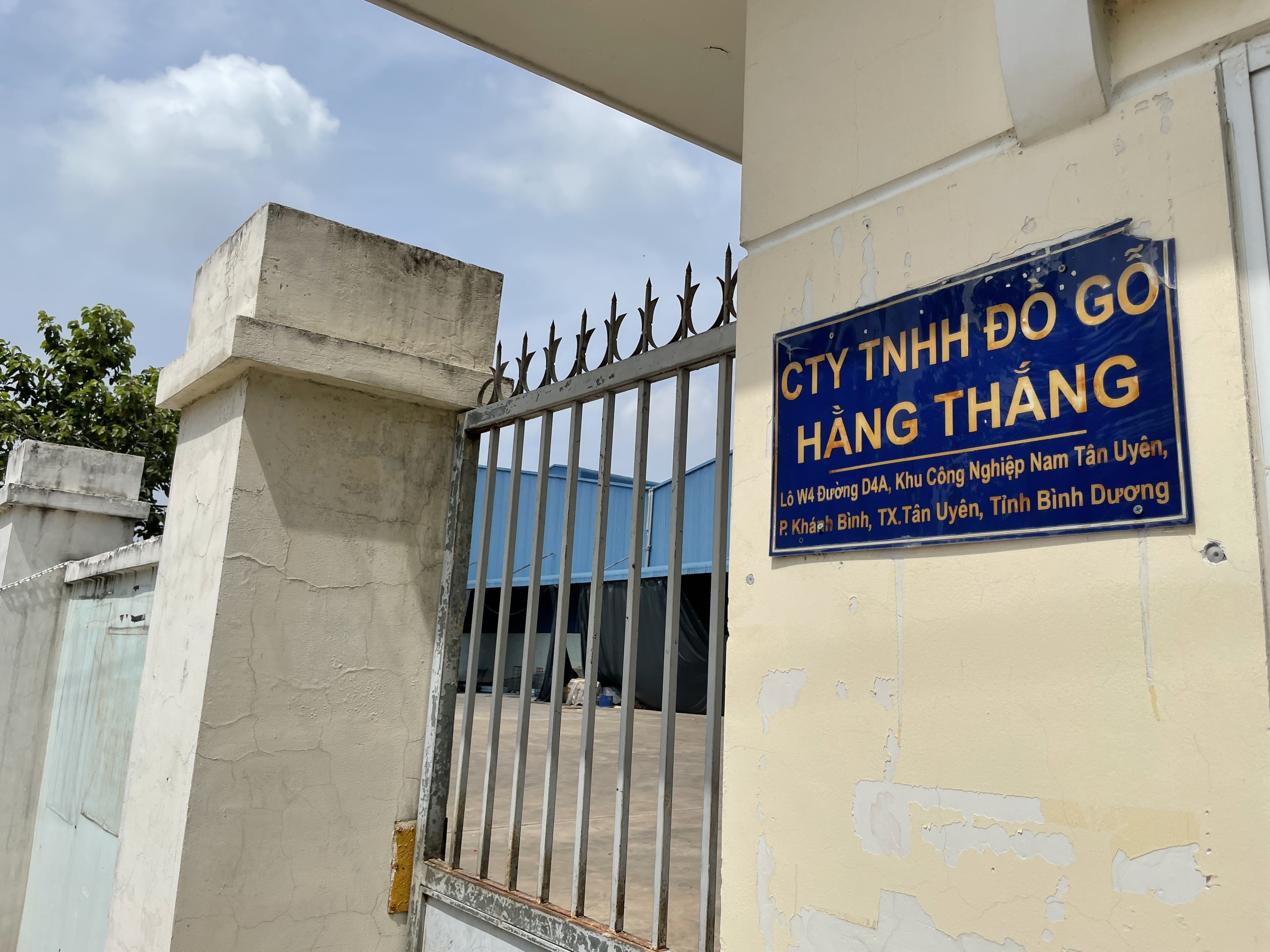 B&igrave;nh Dương: Gần 100 c&ocirc;ng nh&acirc;n nộp đơn khởi kiện gi&aacute;m đốc c&ocirc;ng ty bỏ trốn - Ảnh 1.