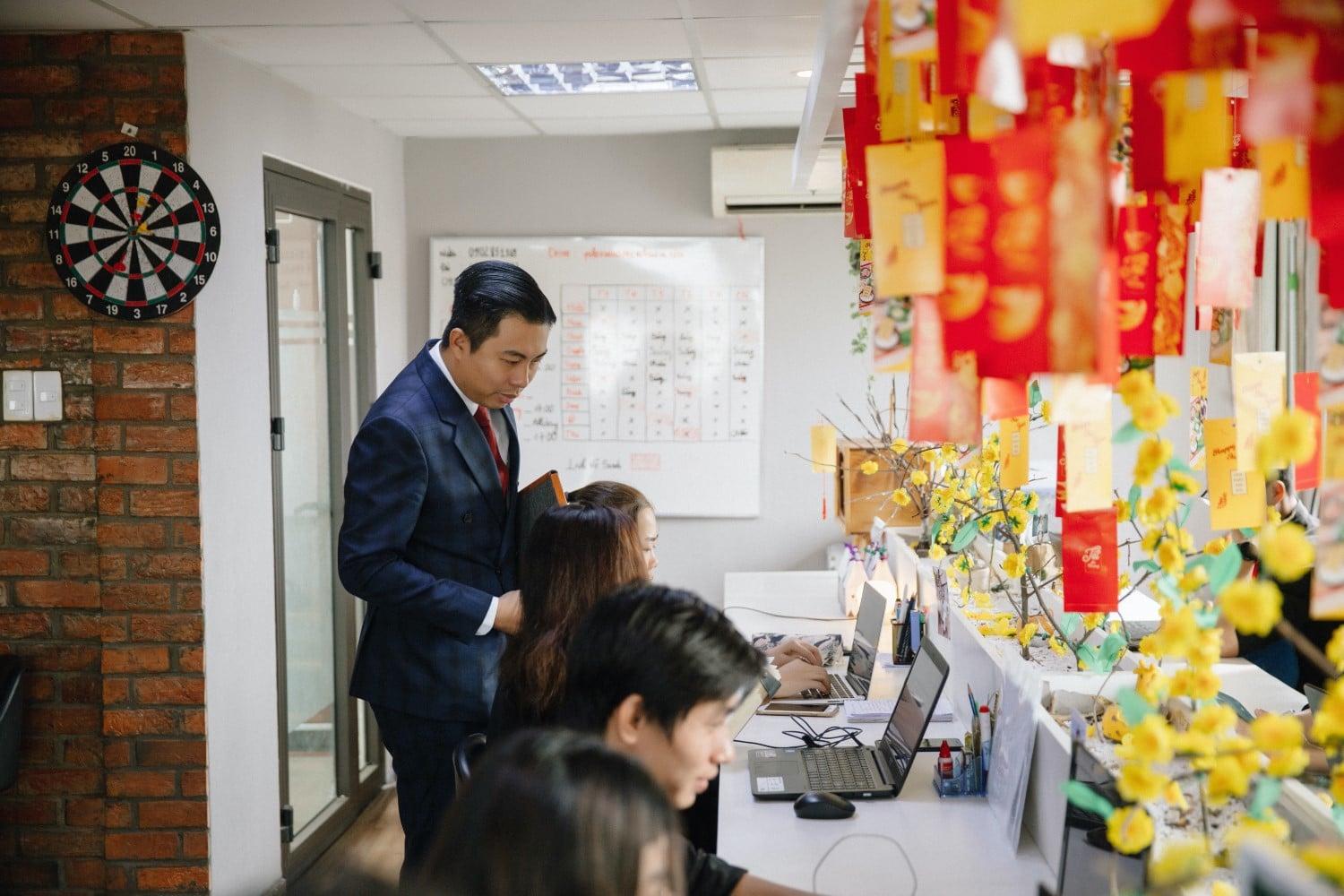 C&ugrave;ng trải nghiệm dịch vụ đo may tận nơi của Mon Amie - Ảnh 5.