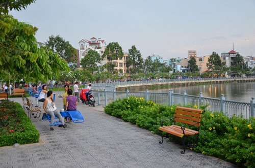 Đô thị thiếu không gian xanh nghiêm trọng - Ảnh 1.