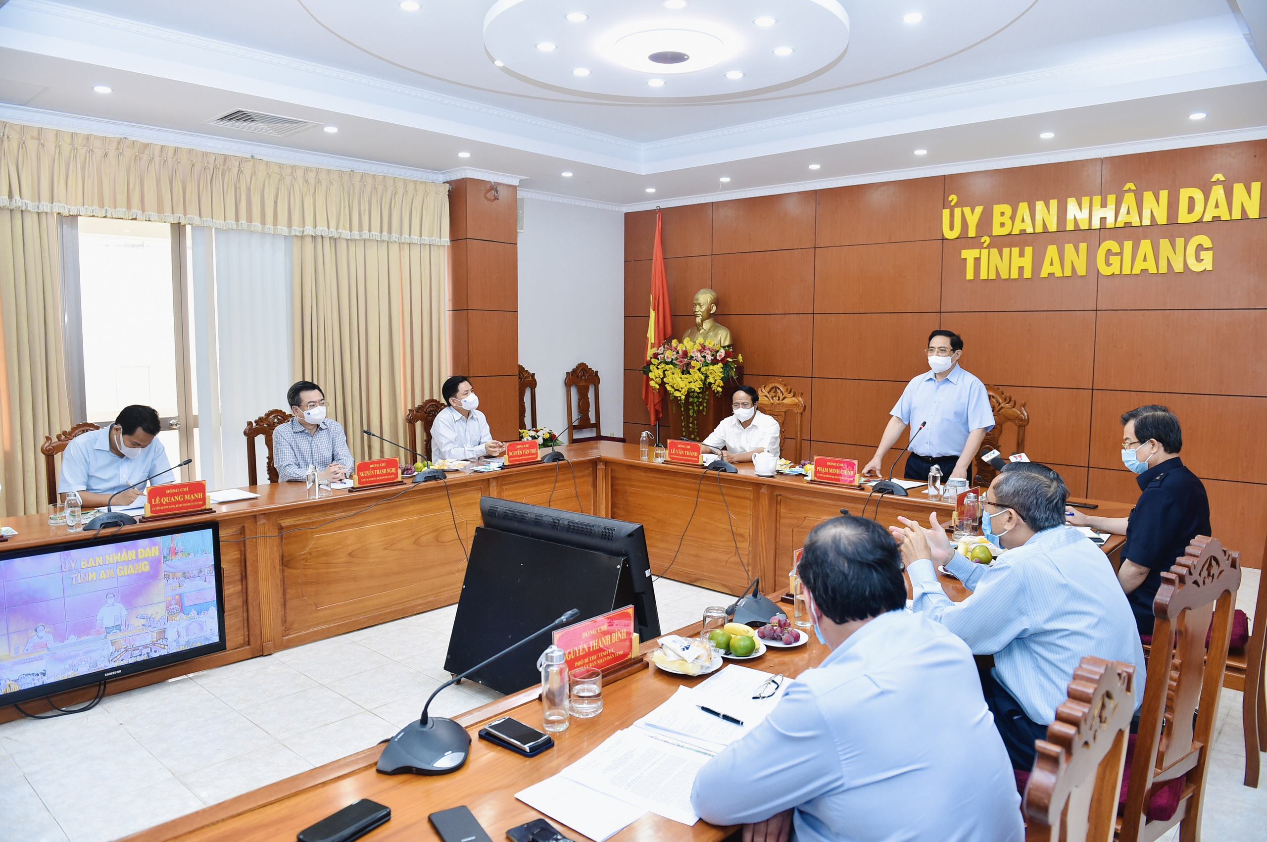 Thủ tướng: Xử l&yacute; người đứng đầu chủ quan để dịch diện rộng kh&ocirc;ng thể tổ chức bầu cử - Ảnh 2.