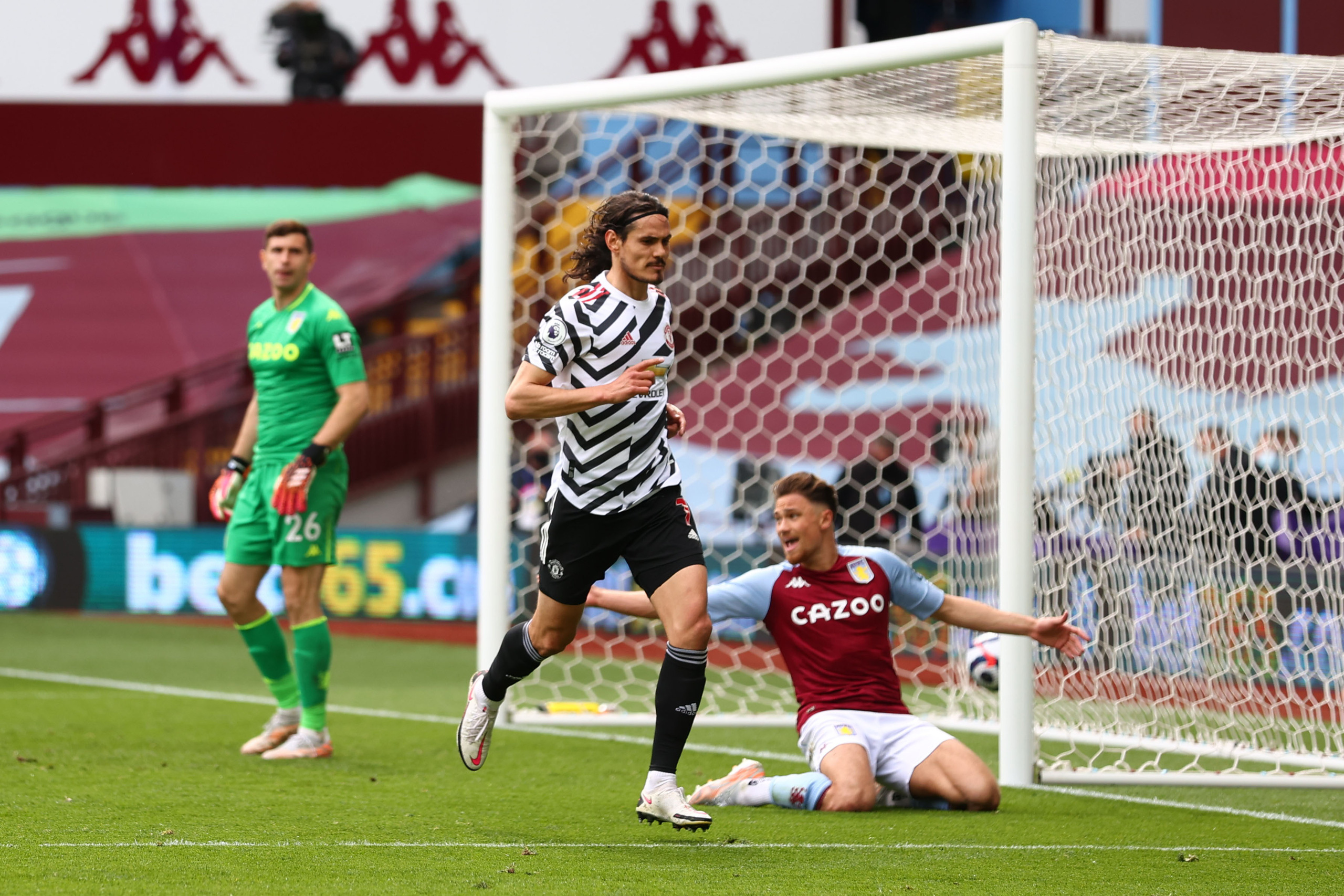 Ngược d&ograve;ng hạ Aston Villa, Man United tiếp tục đua v&ocirc; địch Ngoại hạng Anh - Ảnh 6.