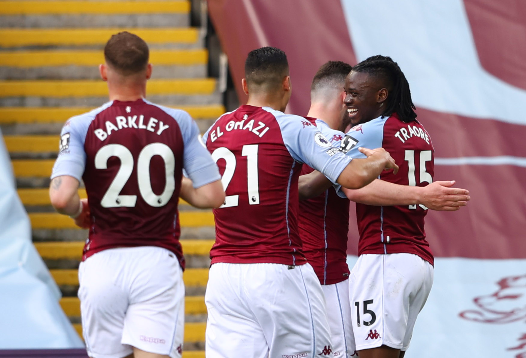 Ngược d&ograve;ng hạ Aston Villa, Man United tiếp tục đua v&ocirc; địch Ngoại hạng Anh - Ảnh 3.