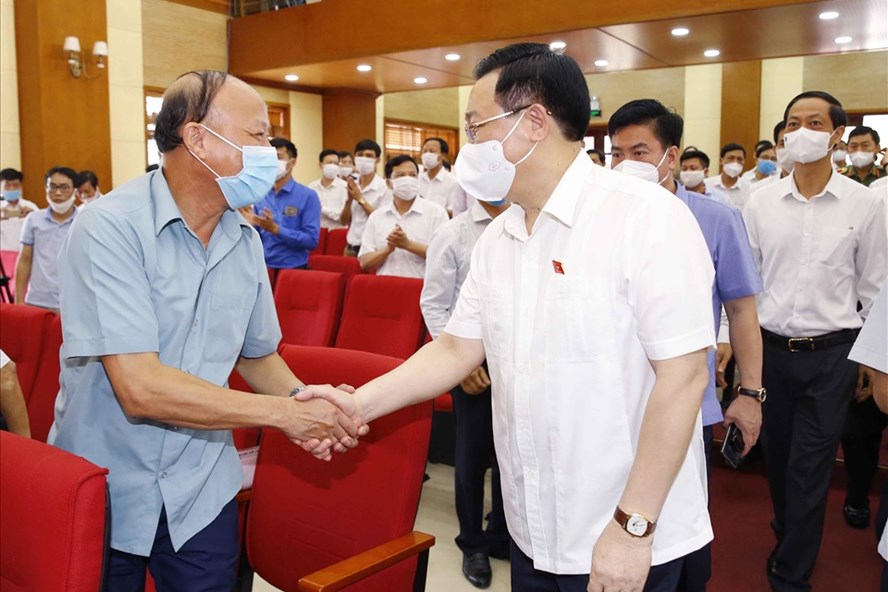 Chủ tịch Quốc hội Vương Đ&igrave;nh Huệ: Nếu ngồi ph&ograve;ng lạnh để l&agrave;m luật sẽ kh&ocirc;ng s&aacute;t thực - Ảnh 2.