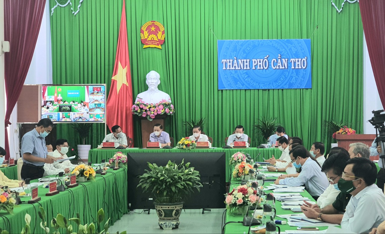 Bổ sung nh&acirc;n sự ra đề thi lớp 10 sau khi Ph&oacute; Gi&aacute;m đốc Sở GD-ĐT Cần Thơ xin nghỉ - Ảnh 1.