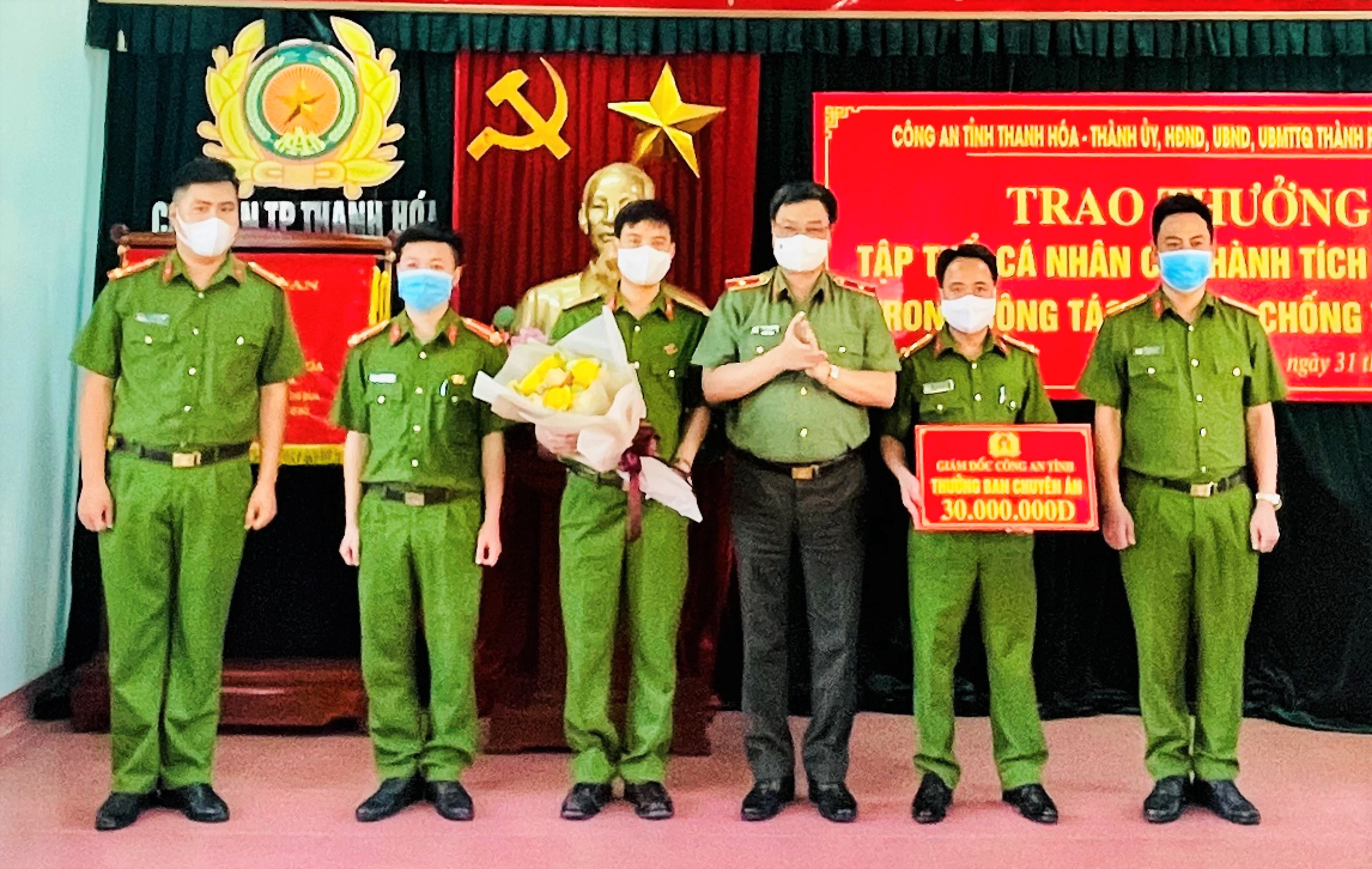 Phá đường dây bán hóa đơn khống trên 1.000 tỉ đồng, được thưởng 140 triệu đồng - Ảnh 3.