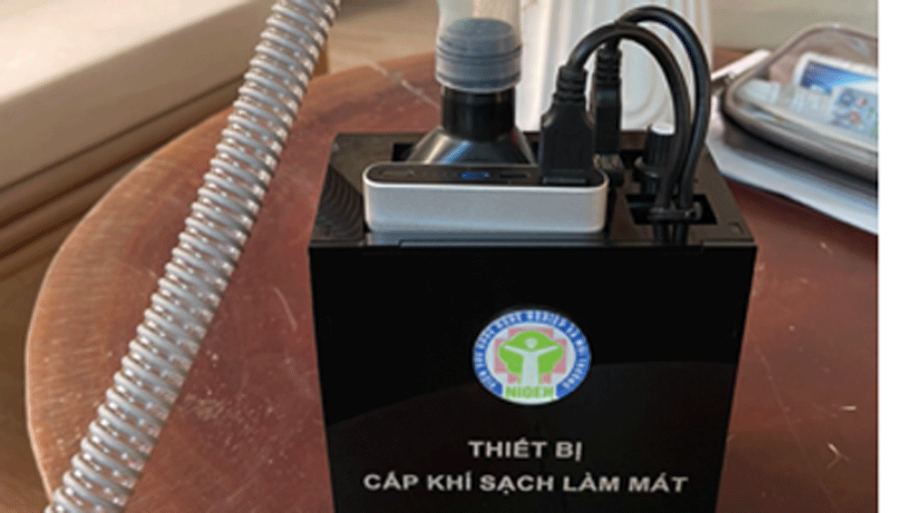 Thử nghiệm thiết bị l&agrave;m m&aacute;t cho nh&acirc;n vi&ecirc;n y tế mặc đồ bảo hộ chống dịch Covid-19 - Ảnh 4.